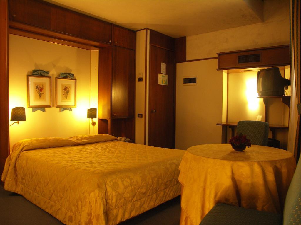 Hotel Duse Азоло Екстер'єр фото